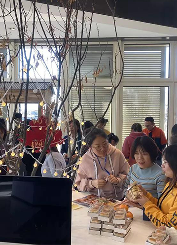 森鷹窗業(yè)感恩節(jié)活動(dòng)回放：“鷹”為有你，心存感恩